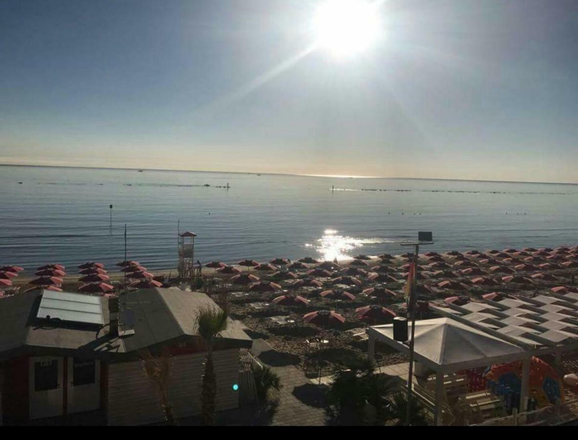 B&B Zia Lelly Фано Екстер'єр фото