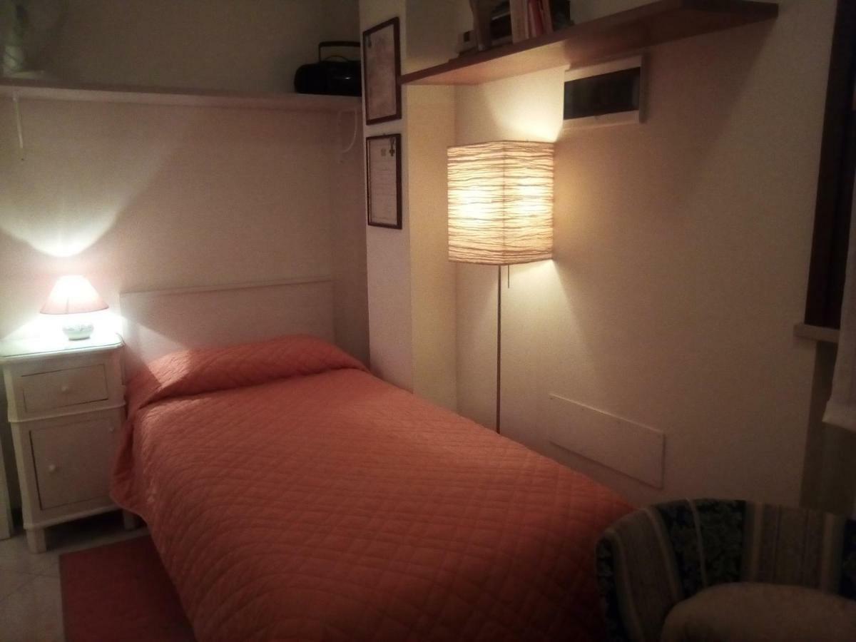 B&B Zia Lelly Фано Екстер'єр фото